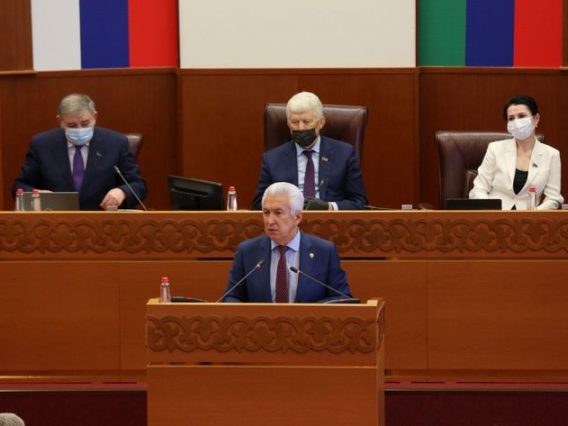 В Дагестане успешно реализуются проекты «Земский доктор» и «Земский учитель»