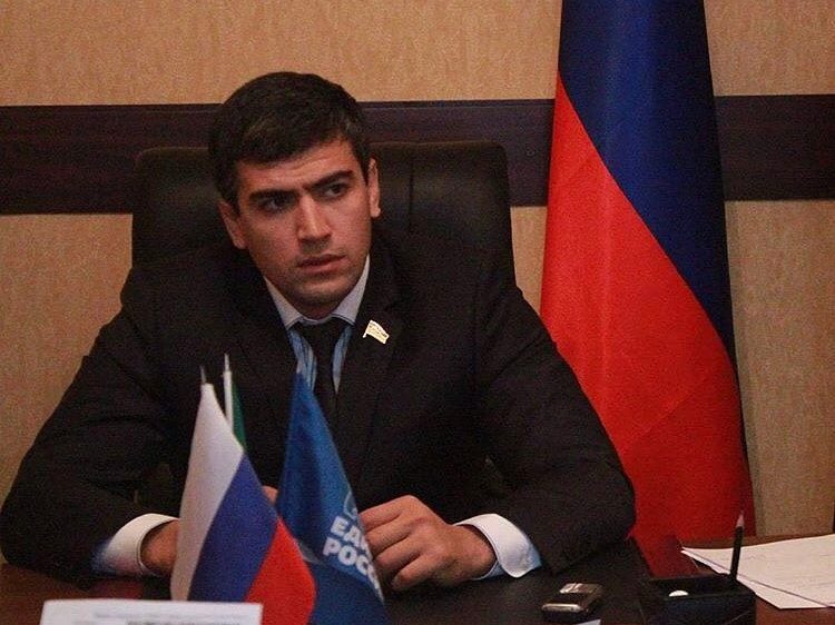 ДЕПУТАТ НАРОДНОГО СОБРАНИЯ РЕСПУБЛИКИ ДАГЕСТАН ВЕЛИЮЛЛА   ФАТАЛИЕВ   ОБРАТИЛСЯ  К  МОЛОДЕЖИ ДЕРБЕНТА