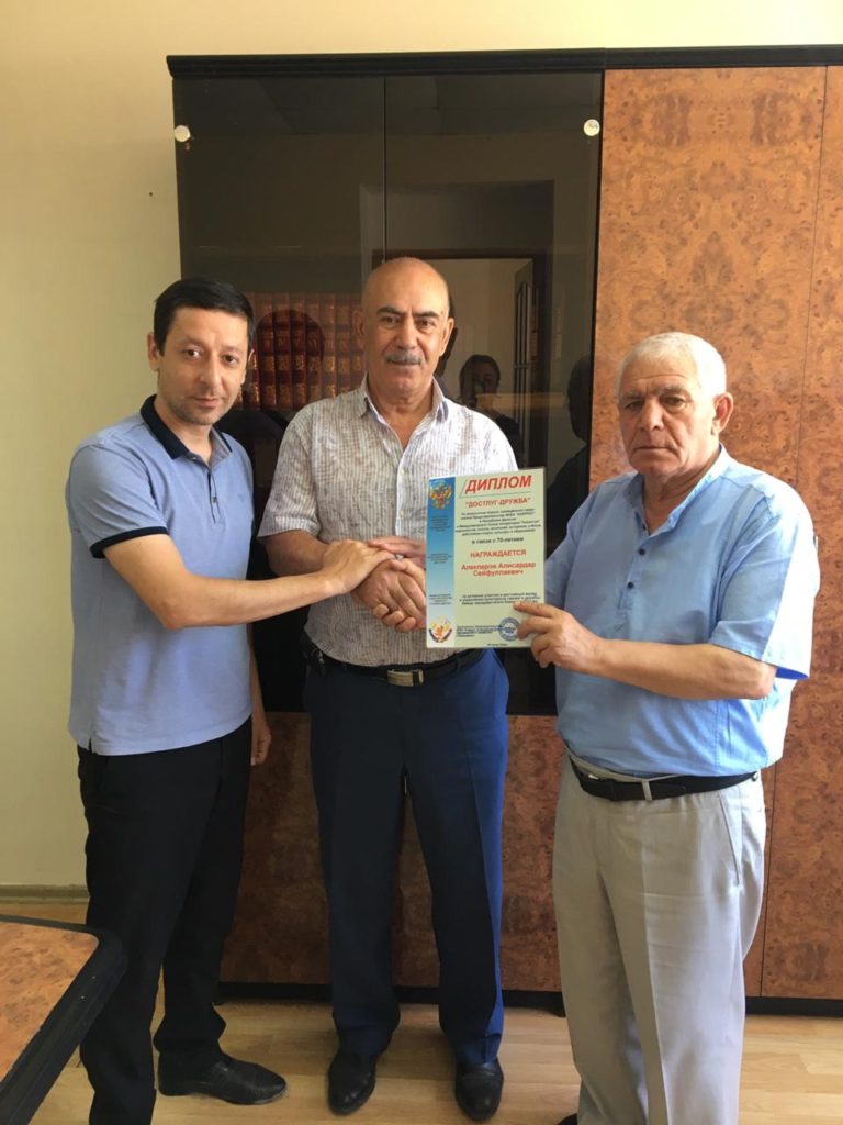 Ə.S. ƏLƏKPƏROV- 70                   DƏRBƏNDİN   NUR   SAÇAN   FƏDAKAR   OĞLU