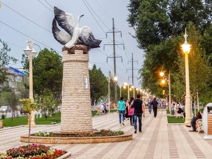 Возвращаемся к жизни: в Махачкале открываются непродовольственные магазины, парикмахерские, парки и спортивные площадки