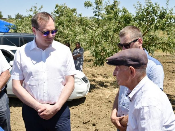 Артём Здунов посетил Дагестанскую селекционную станцию плодовых культур в Буйнакском районе