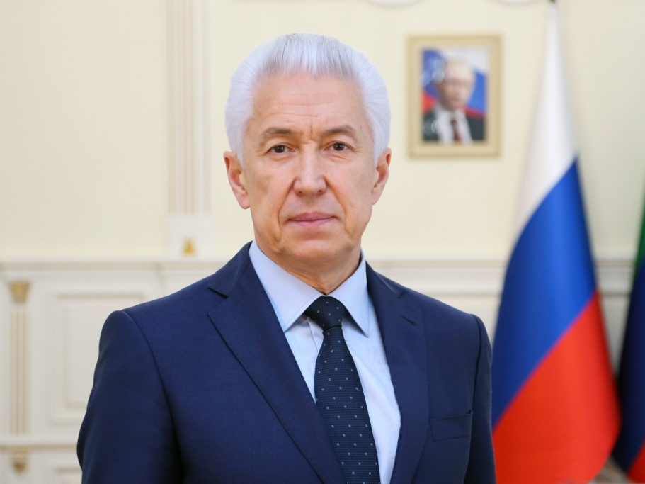 Владимир Васильев поздравил сотрудников следственных органов с профессиональным праздником