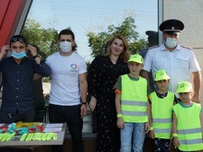В Махачкале провели акцию «Берегите друг друга»