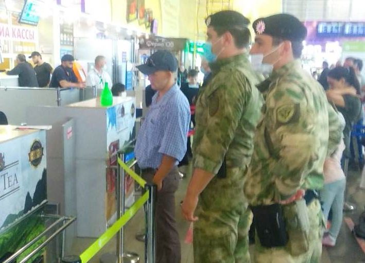 Росгвардейцы помогли жителю Омска вернуться домой