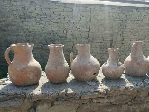 В одном из сел Дагестана обнаружили древние кувшины и скелеты