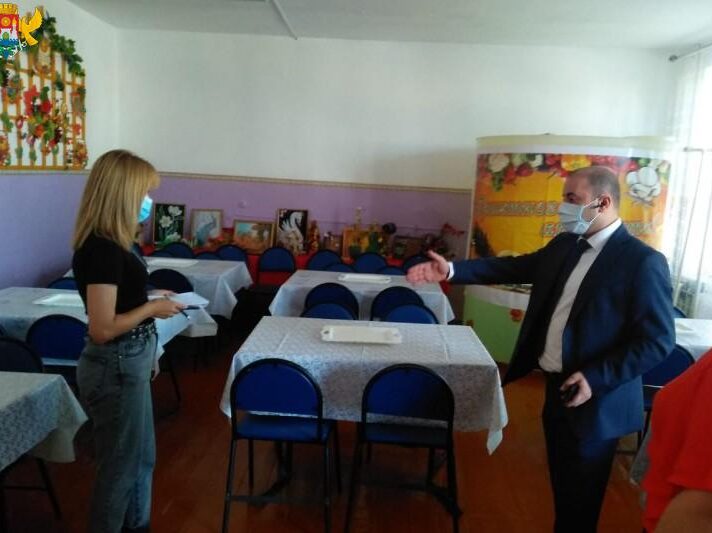 В школах Махачкалы проверяют организацию бесплатного горячего питания
