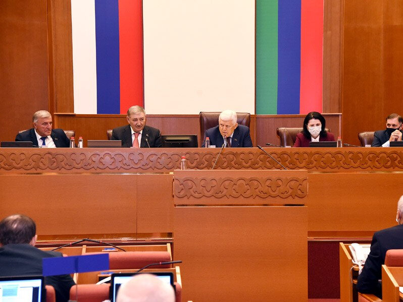 Парламент Дагестана принял законопроект о дополнительных мерах поддержки малого и среднего бизнеса