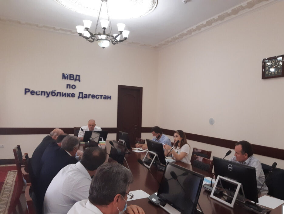 Замминистра МВД Дагестана встретился с представителями политических партий