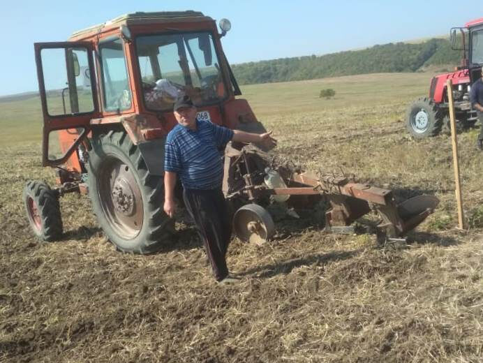 Конкурс пахарей прошел в Казбековском районе