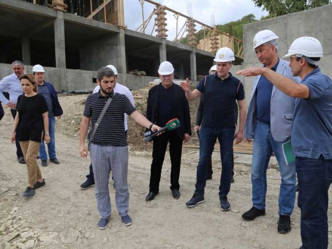В с.Баршамай Кайтагского района строятся школа на 360 мест и садик на 120 детей