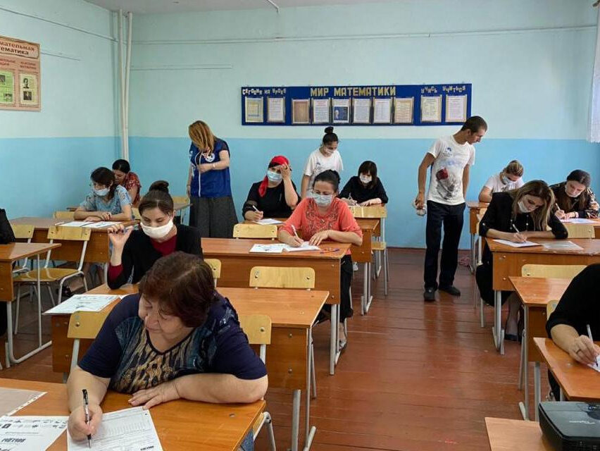 Махачкалинцы приняли участие во Всероссийской акции «Диктант Победы»