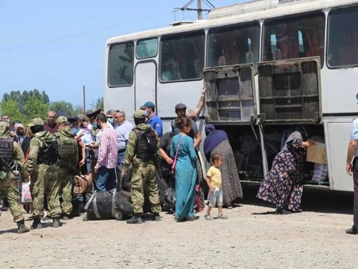 Еще 400 азербайджанцев вернулись из Дагестана на родину
