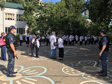 Росгвардия в Дагестане обеспечила безопасность всех мероприятий в День знаний
