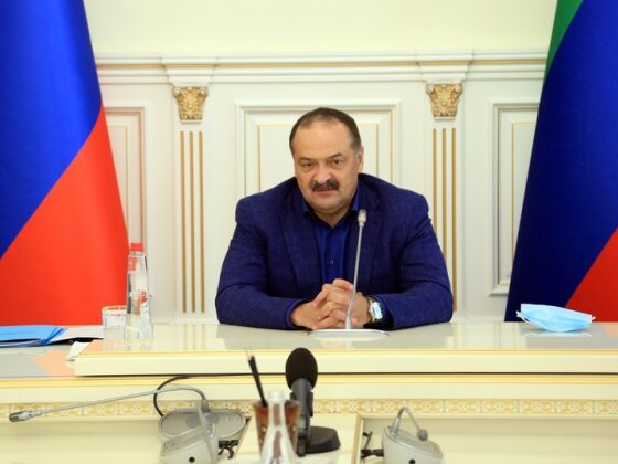Сергей Меликов выслушал обращение руководителя дагестанского отделения профсоюза «Альянс врачей» Салима Халитова