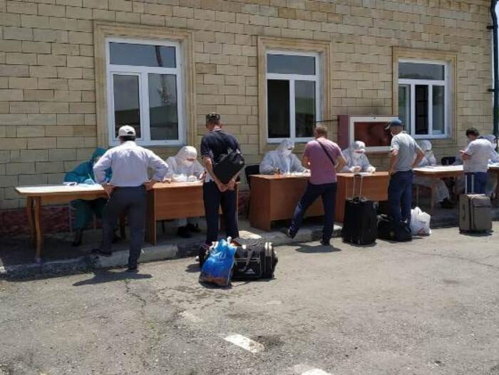 Около 400 граждан России вернулись на родину через Азербайджан