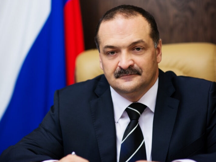 Сергей Меликов поздравил дагестанцев с Днем народного единства