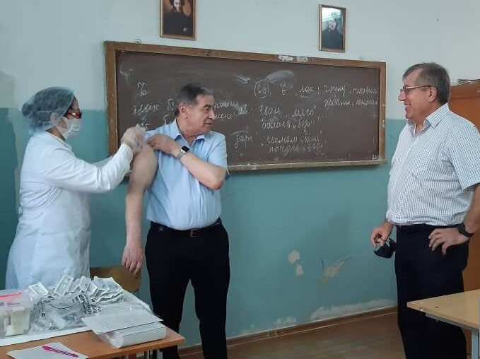 В Даггосуниверситете начали иммунизацию сотрудников против гриппа
