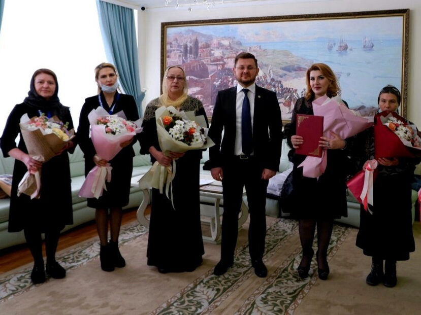 Мероприятие ко Дню матери прошло в администрации Махачкалы