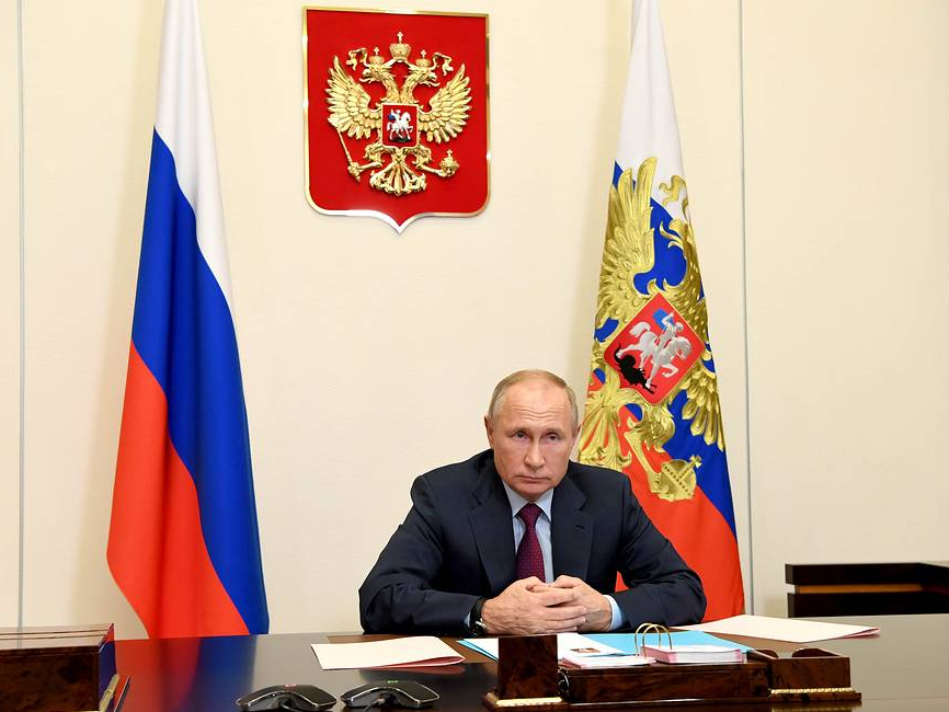 Путин упразднил Роспечать и Россвязь