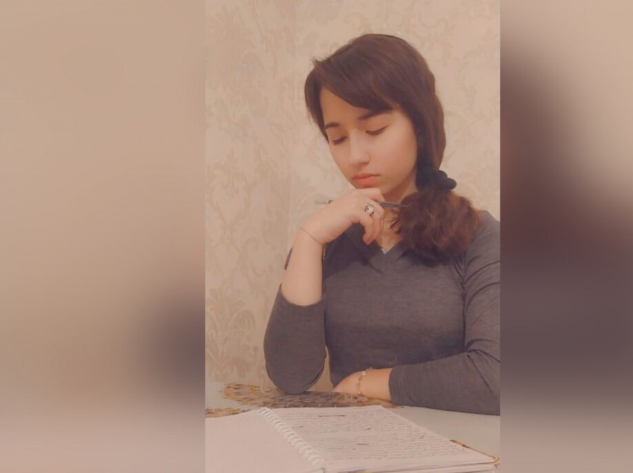 16-летняя школьница из Дагестана пишет художественную книгу на 500 страниц