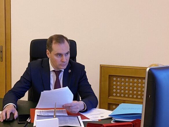 Артём Здунов потребовал постоянно мониторить цены на лекарственные препараты