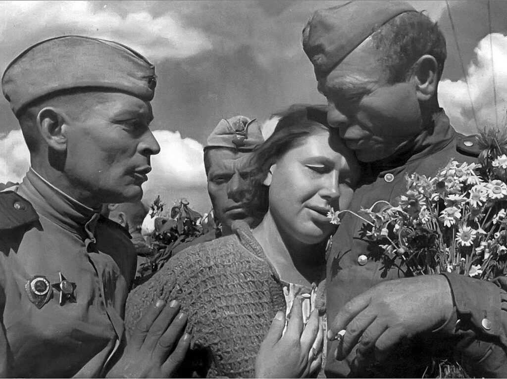 Кто и как фальсифицирует историю и итоги Второй мировой войны