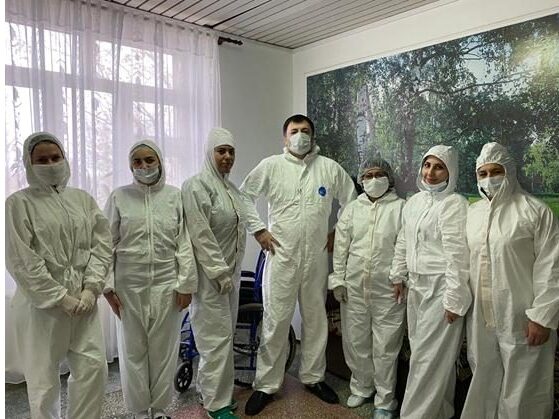 Даже зная, что могут заразиться кизлярские врачи не раз проходят испытание «красной зоной»