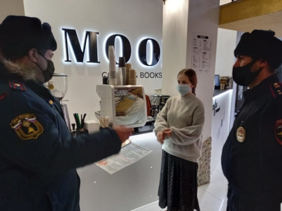 Сотрудники МЧС проверяют места реализации и хранения пиротехники в Дагестане