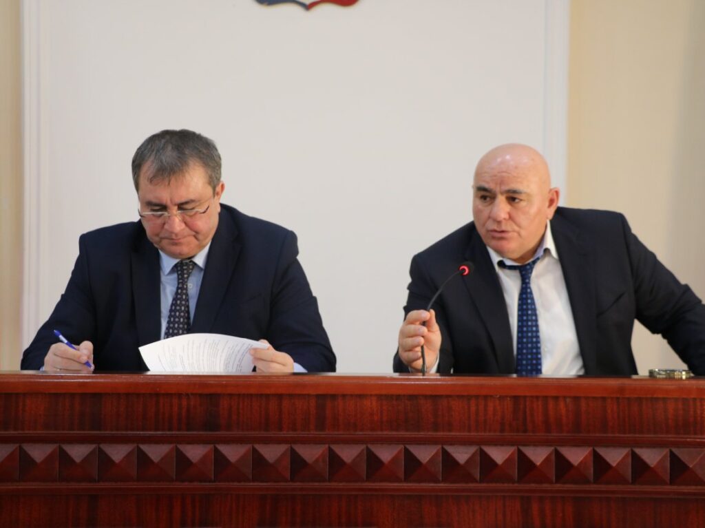 Очередная сессия Собрания депутатов состоялась в Дербентском районе