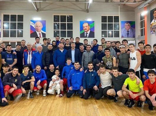 Сергей Меликов поздравил дагестанских боксеров с успешным выступлением на чемпионате России
