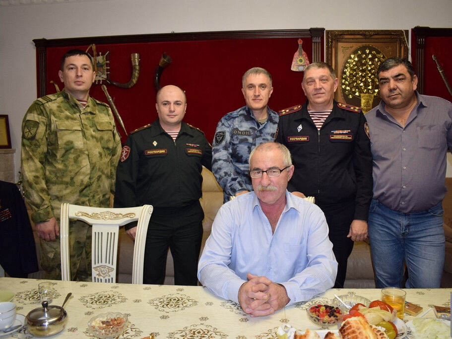 Росгвардейцы Дагестана навестили Героя России Загида Загидова