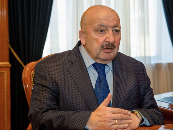 Гаджимет Сафаралиев прокомментировал закон о комплексном развитии территорий