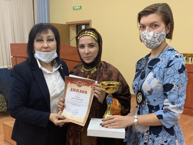 Заграт Ахмедова из Дагестана стала победительницей Всероссийского мастер-класса учителей родного языка