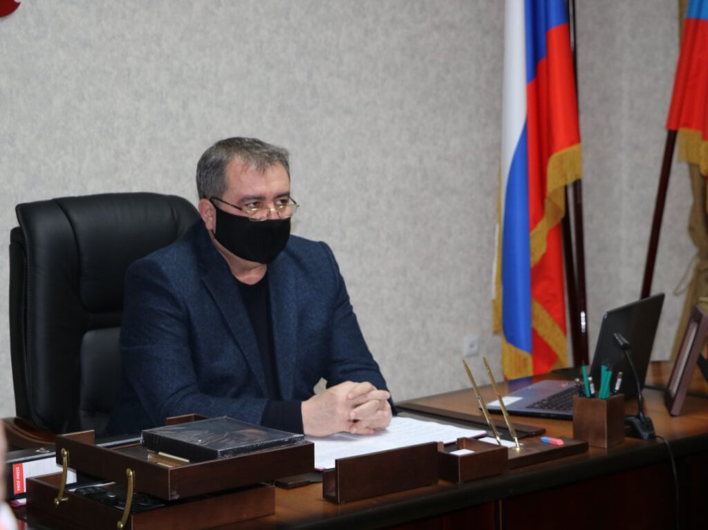 Глава Дербентского района провел аппаратное совещание