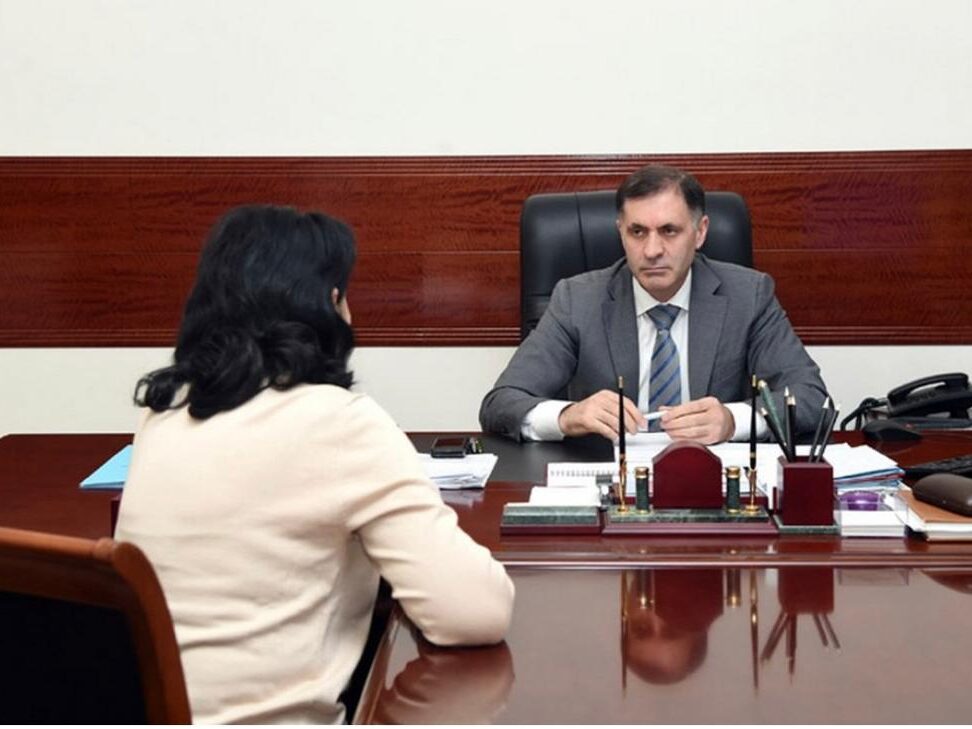 "Ədalətli Rusiya" fraksiyasının rəhbəri Kamil Davdiyev dağıstanlıların müraciətlərinə baxdı