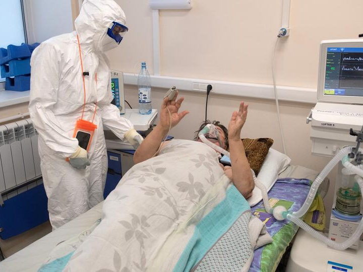 Названы сценарии развития ситуации с коронавирусом в России