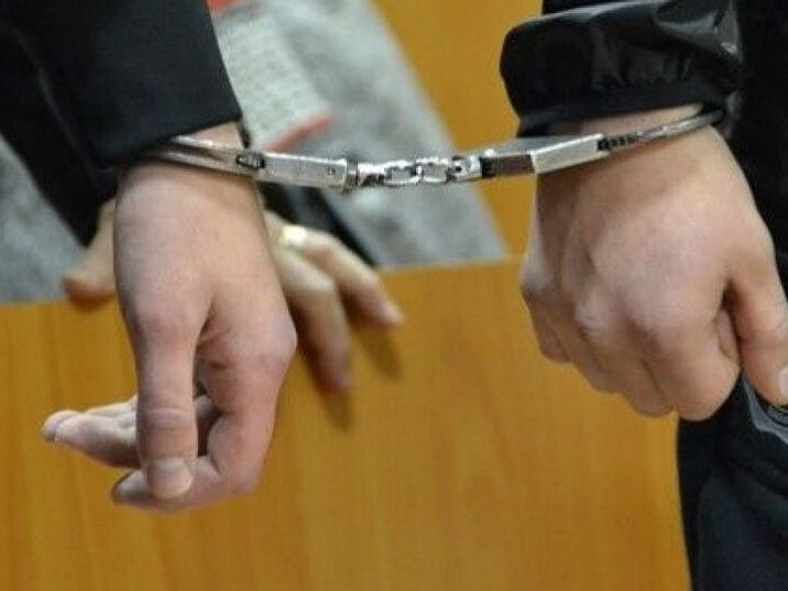 Двое жителей Дербента задержаны за вымогательство 20 тысяч рублей