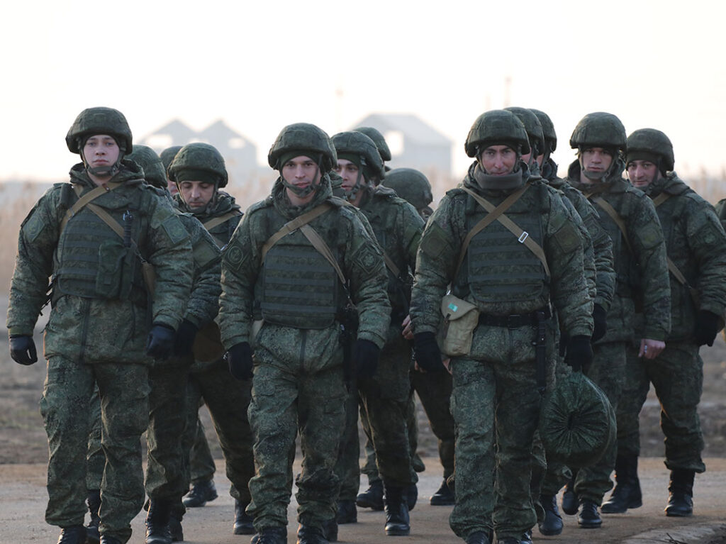 Более тысячи морпехов Каспийской флотилии отрабатывают учебно-боевые задачи в Дагестане