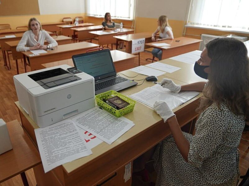 Правительство упростило правила сдачи выпускных экзаменов в 2021 году