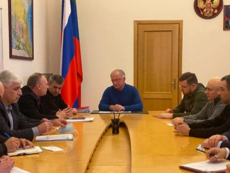 Абдулпатах Амирханов провел совещание по ситуации с вывозом ТКО