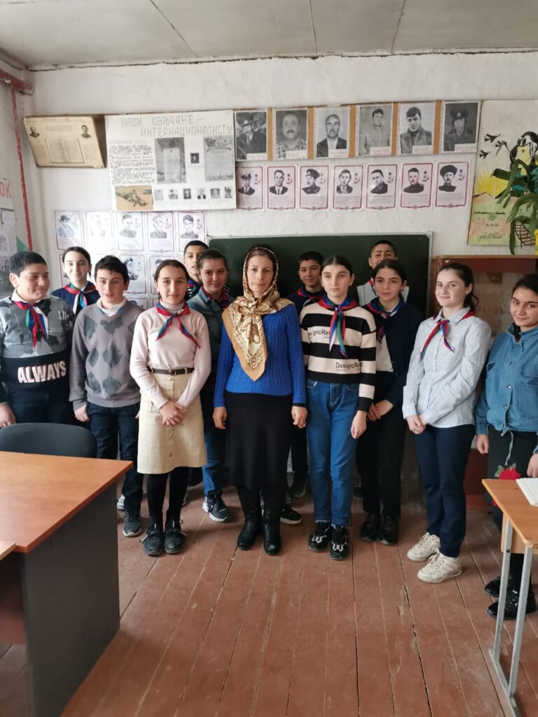 ANA DİLİ MÜƏLLİMİNİN, MƏKTƏBDƏ DƏ ANA QAYĞISI