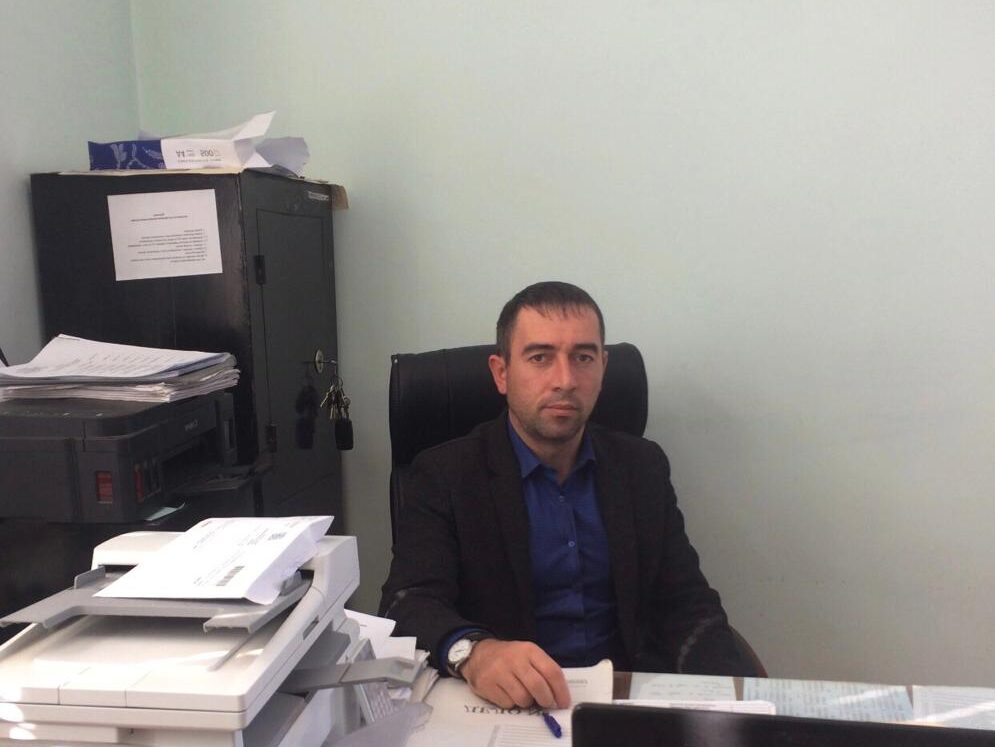-«ПОЧЕМУ МУСОР НЕ ВЫВОЗИТЕ?»                       -«НЕ ИМЕЮ ПРАВА!»
