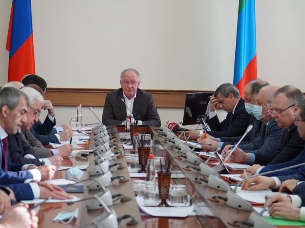 Вопрос организации водоснабжения жителей Махачкалы и