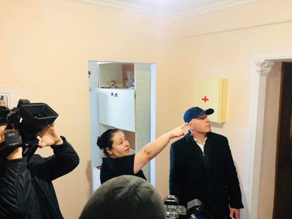 ОНФ в Дагестане просит власти включить два дома с протекающими крышами в Махачкале в программу капремонта