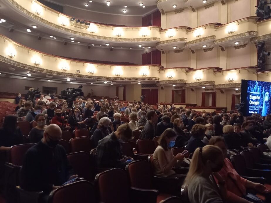Компания «Синтерра Медиа» провела трансляцию спектакля «Евгений Онегин» для участников Аделаидского фестиваля