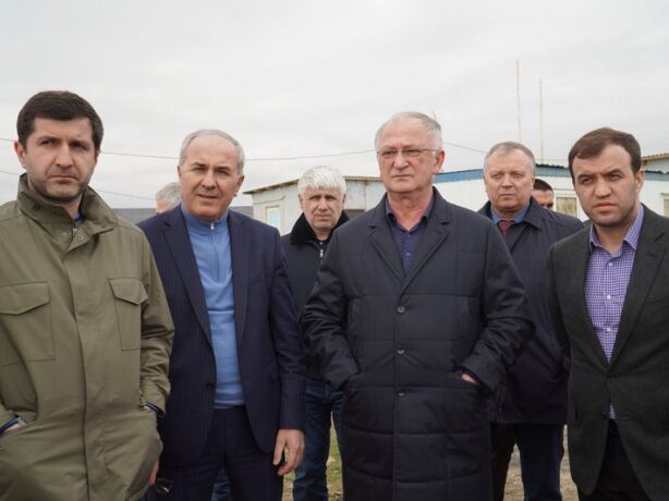 Премьер-министр Дагестана посетил детсад-долгострой и мусорный полигон в Избербаше