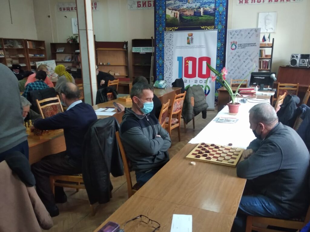 Турнир по шахматам и шашкам