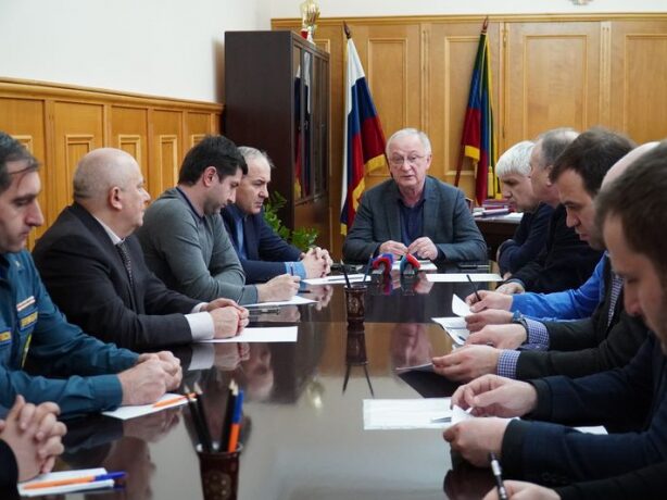 Абдулпатах Амирханов поручил ускорить решение проблемы с водоснабжением Избербаша