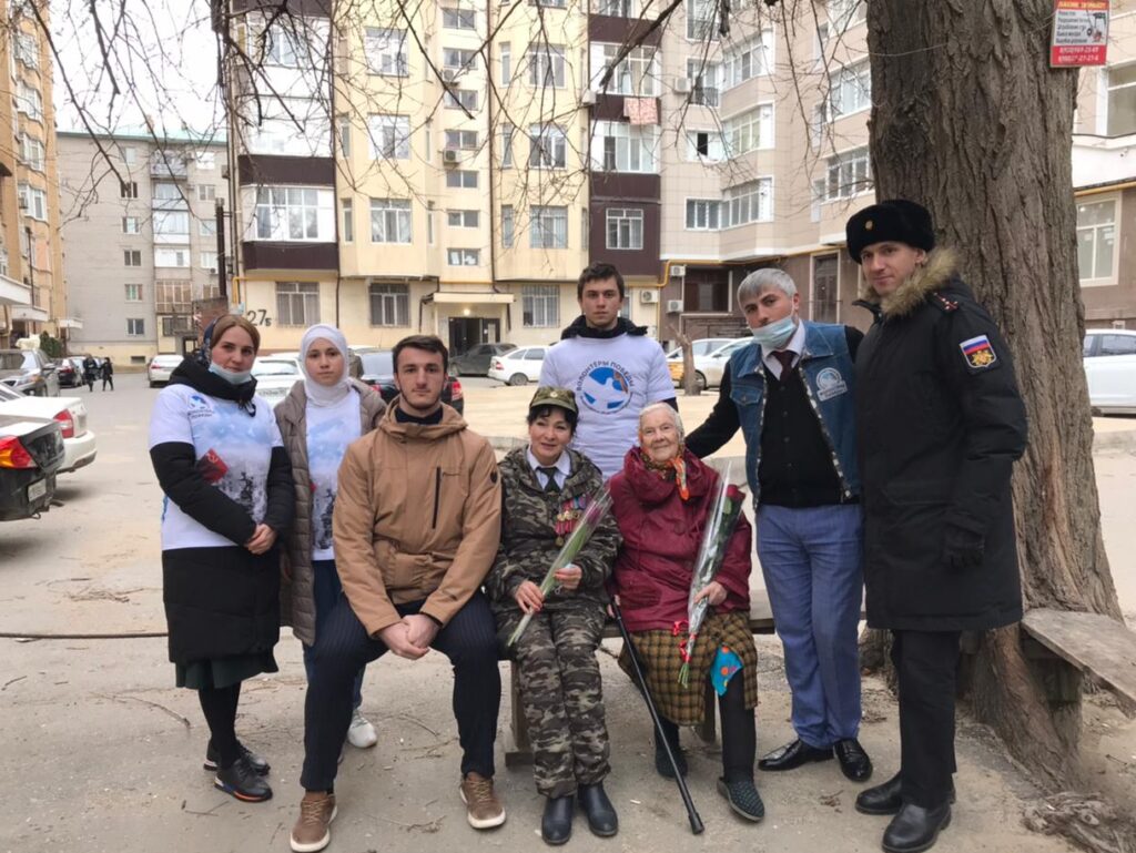 Волонтёры Победы Дагестана совместно с Каспийской флотилии и Миннац РД поздравили ветеранов - женщин ВОВ!