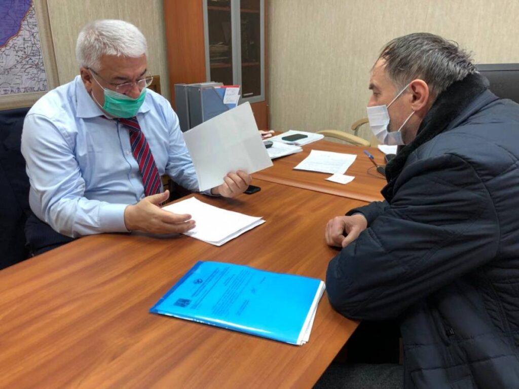 Депутат Госдумы Абдулмажид Маграмов рассмотрел обращения жителей Дагестана